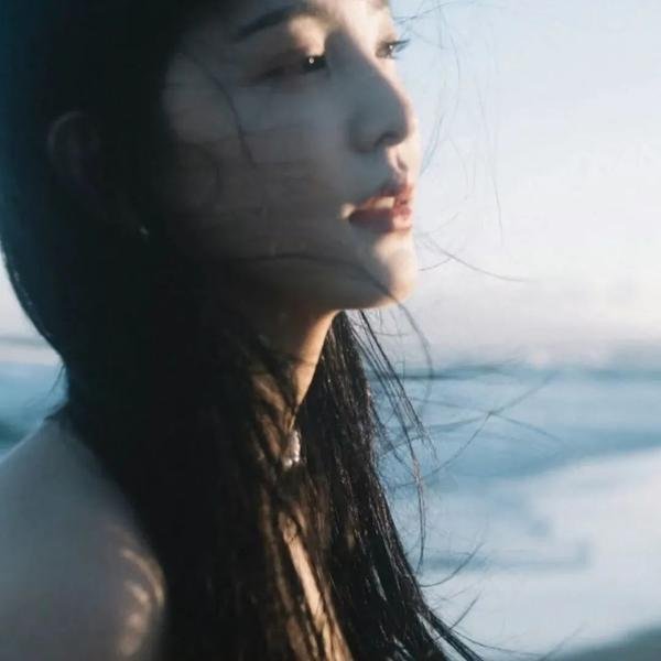 别向下看 封面